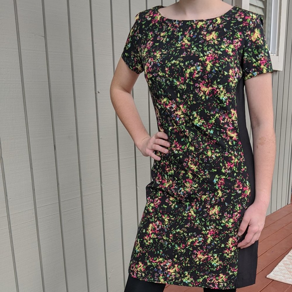 Xhilaration Floral Shift Dress, Sz. S